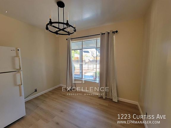 3rd image of 1223 Curtiss Ave