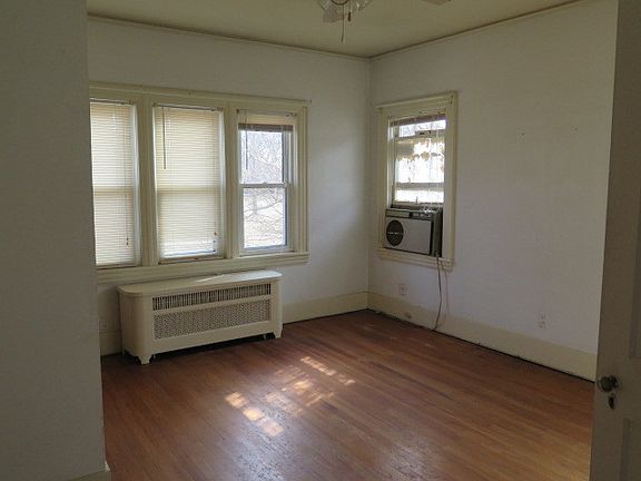 4th image of 2110 Ward Ave