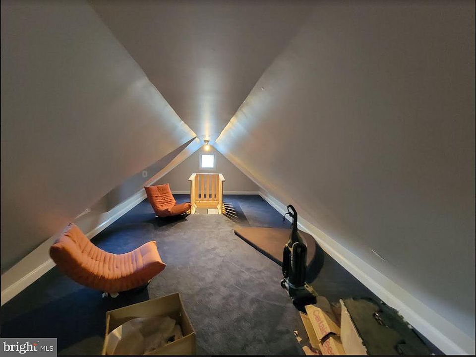 2nd image of 36835 Sandy Ln