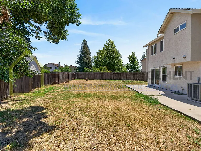 9013 Figtree Ct — Photo 45