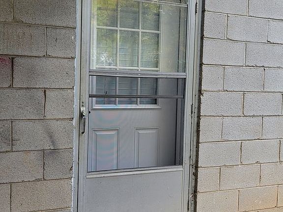 3rd image of 32 Ormond Ave #1