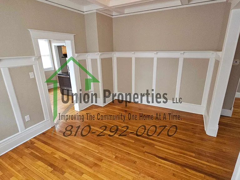 516 Glenwood Ave — Photo 3