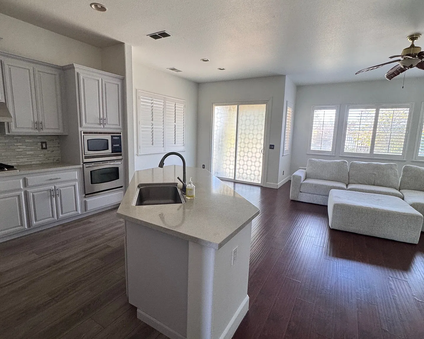 3 bed, 2086 sqft, $3,100 — Photo 3