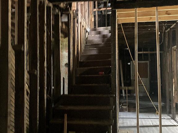 3rd image of 1226 Wilson W Lee Blvd