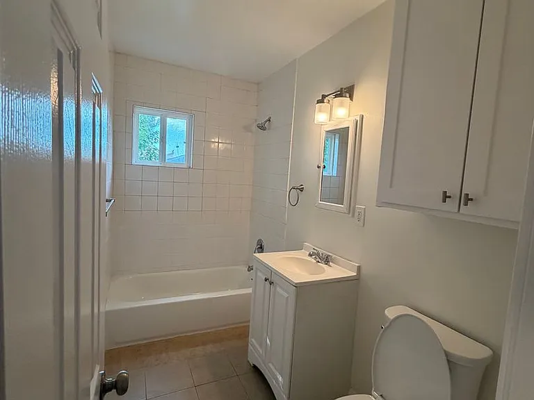 13729 Penn St — Photo 6