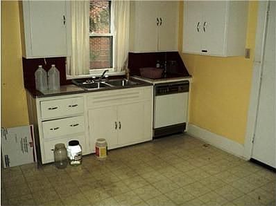 5th image of 189 Pearl St