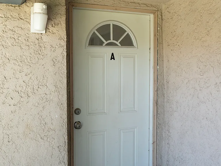 33 W Santa Ana Ave #A — Photo 3
