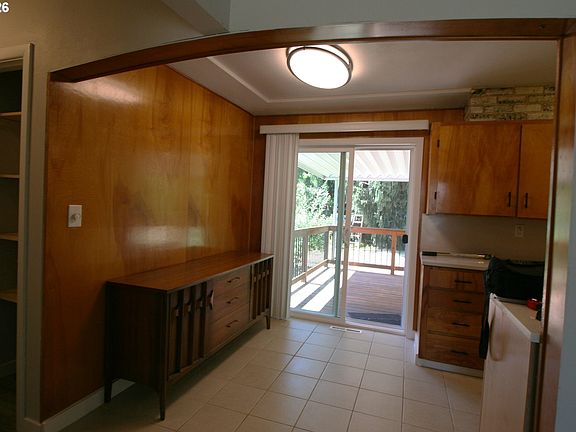 5th image of 2049 SE 157th Ave