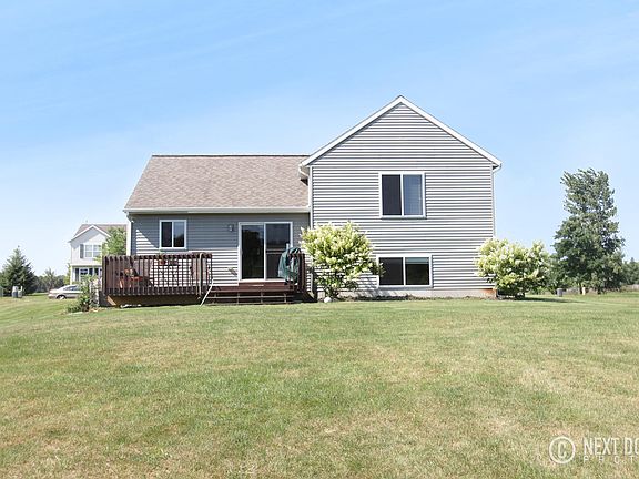 5th image of 6915 Peninsula Dr NE