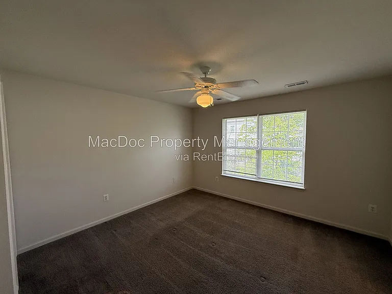 219 Merrill Ct — Photo 38