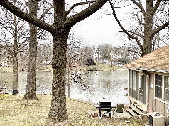 3rd image of 48 Lake Warren Dr