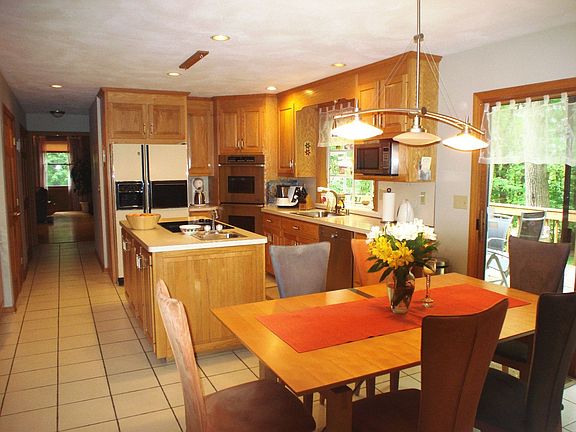 Large Eat in Kitchen