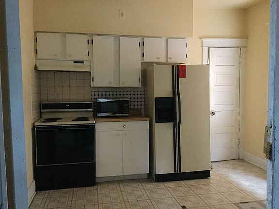 1st unit kitchen