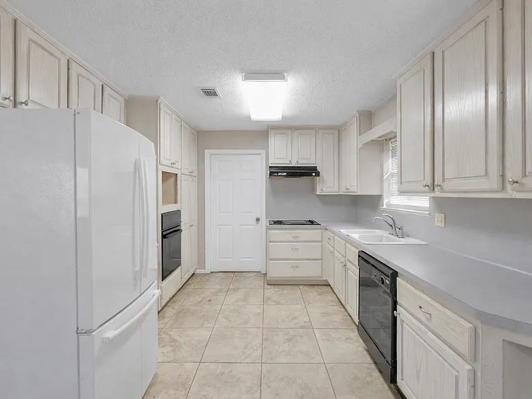 1222 Merry Oaks Dr — Photo 16