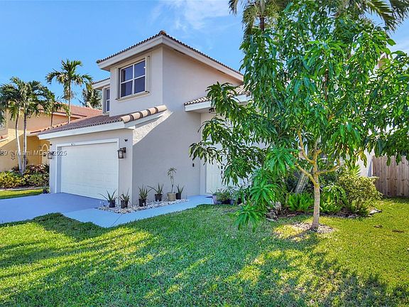 3rd image of 8660 Tourmaline Blvd