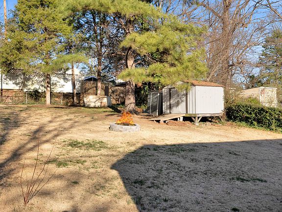 3rd image of 4011 Sharon Ct