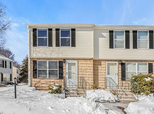 34 Summersweet Dr #34, Glastonbury, CT 06033