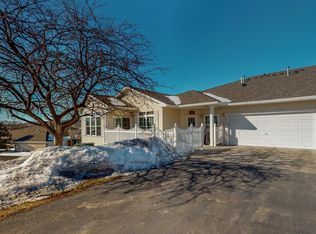 2812 Wellington Ln SW, Rochester, MN 55902