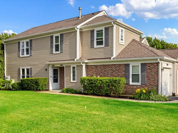 1801 Pebble Beach Cir #1, Elk Grove Village, IL 60007