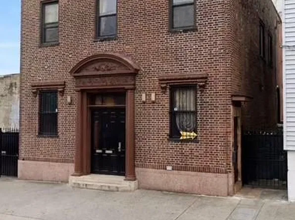 176 Canal St, Staten Island, NY 10304