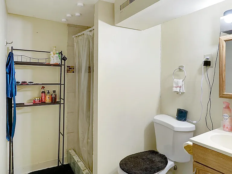 7005 Dutton Ave N #7005 — Photo 8