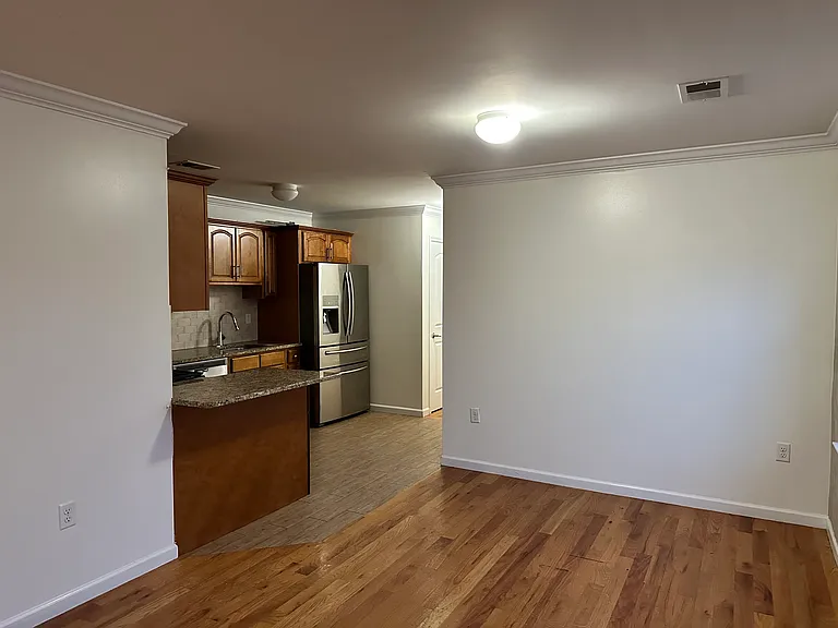 452 Fulton St — Photo 4