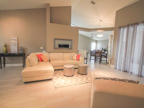 4th image of 16410 Lake Heather Dr
