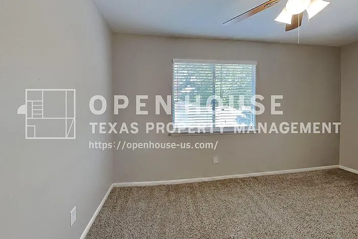 21746 Deep Pines Dr — Photo 14