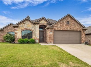 4907 Lakepark Dr, Sanger, TX 76266