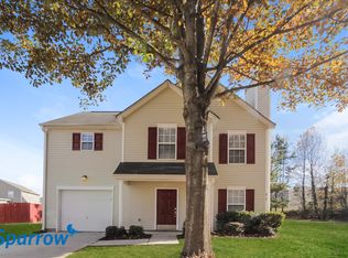 912 Grass Hollow Ct, Charlotte, NC 28216