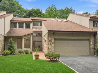 3 Willada Ln, Glen Cove, NY 11542