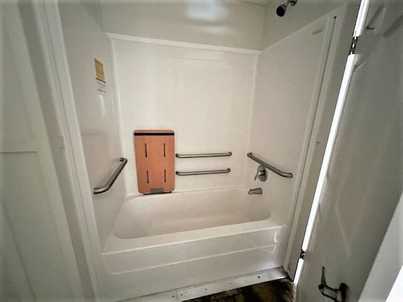 5th image of 12108 Diana Dr