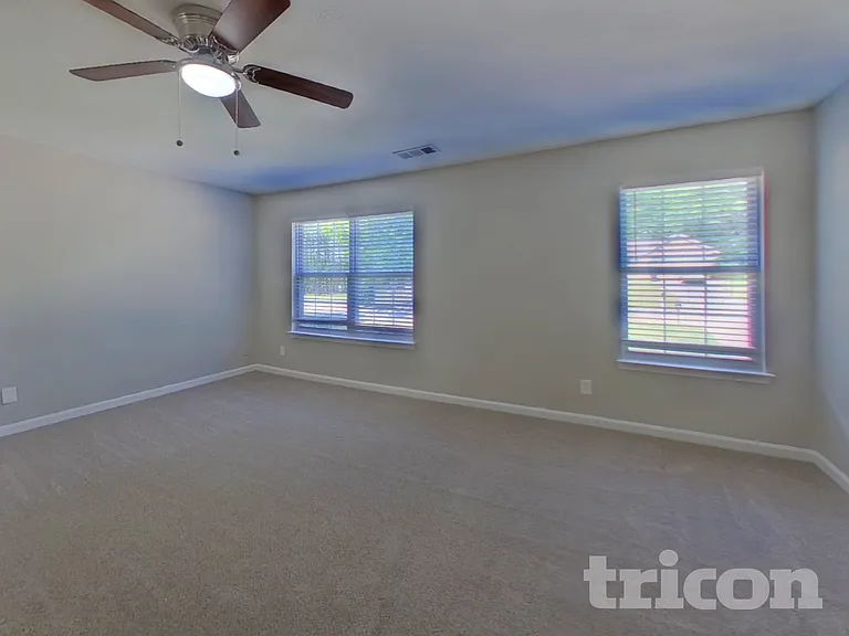 1030 Riverclift Dr — Photo 7
