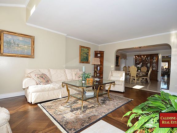 4th image of 3041 Avenue