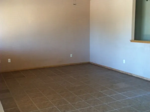 12451 Barker Rd, Phelan, CA 92392