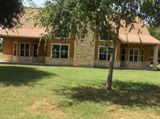 699 Old Fannin Rd, Goliad, TX 77963