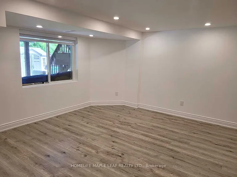 19 Freshspring Dr — Photo 4