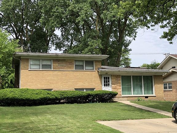 2nd image of 211 Sunset Dr