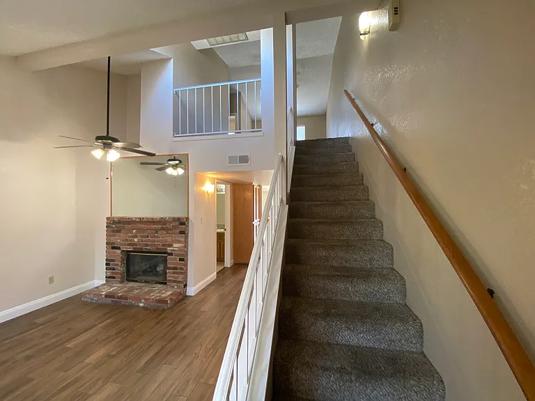 2600 Brookside Dr #23 — Photo 3