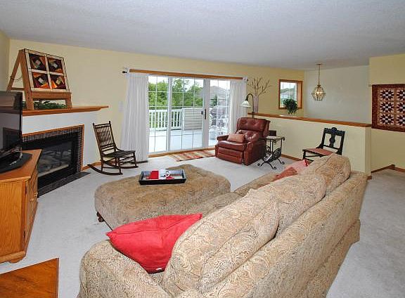 3rd image of 4924 Grenwich Ave N