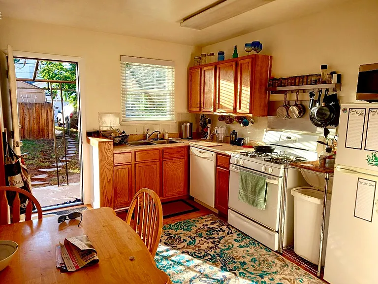 1601 S Fillmore St — Photo 11