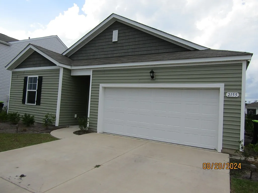 3 bed, 1481 sqft, $2,100 — Photo 1