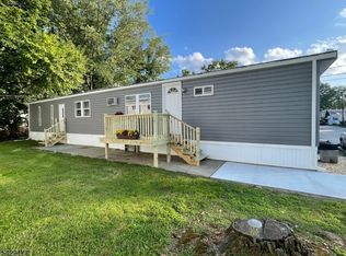 28 Finns Dr, Wayne, NJ