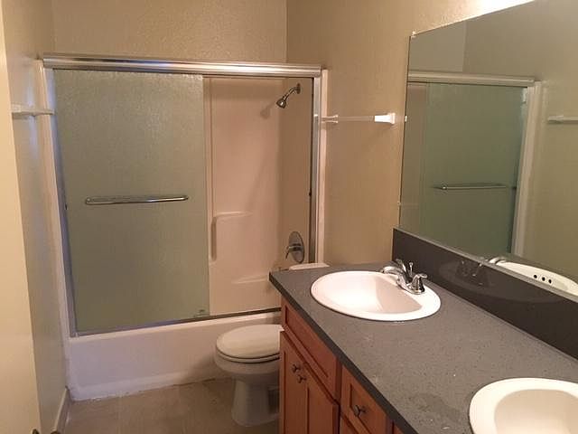 2nd image of 3997 Farquhar Ave