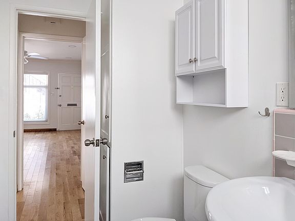 3rd image of 1037 Euclid St #D