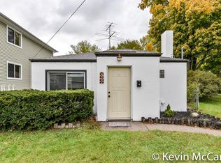 823 Norbert St NW, Grand Rapids, MI 49504