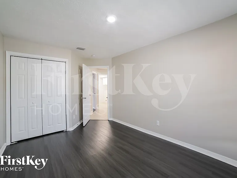 9812 Cristina Dr — Photo 12