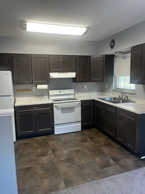2 bed, 1024 sqft, $1,325 — Photo 2