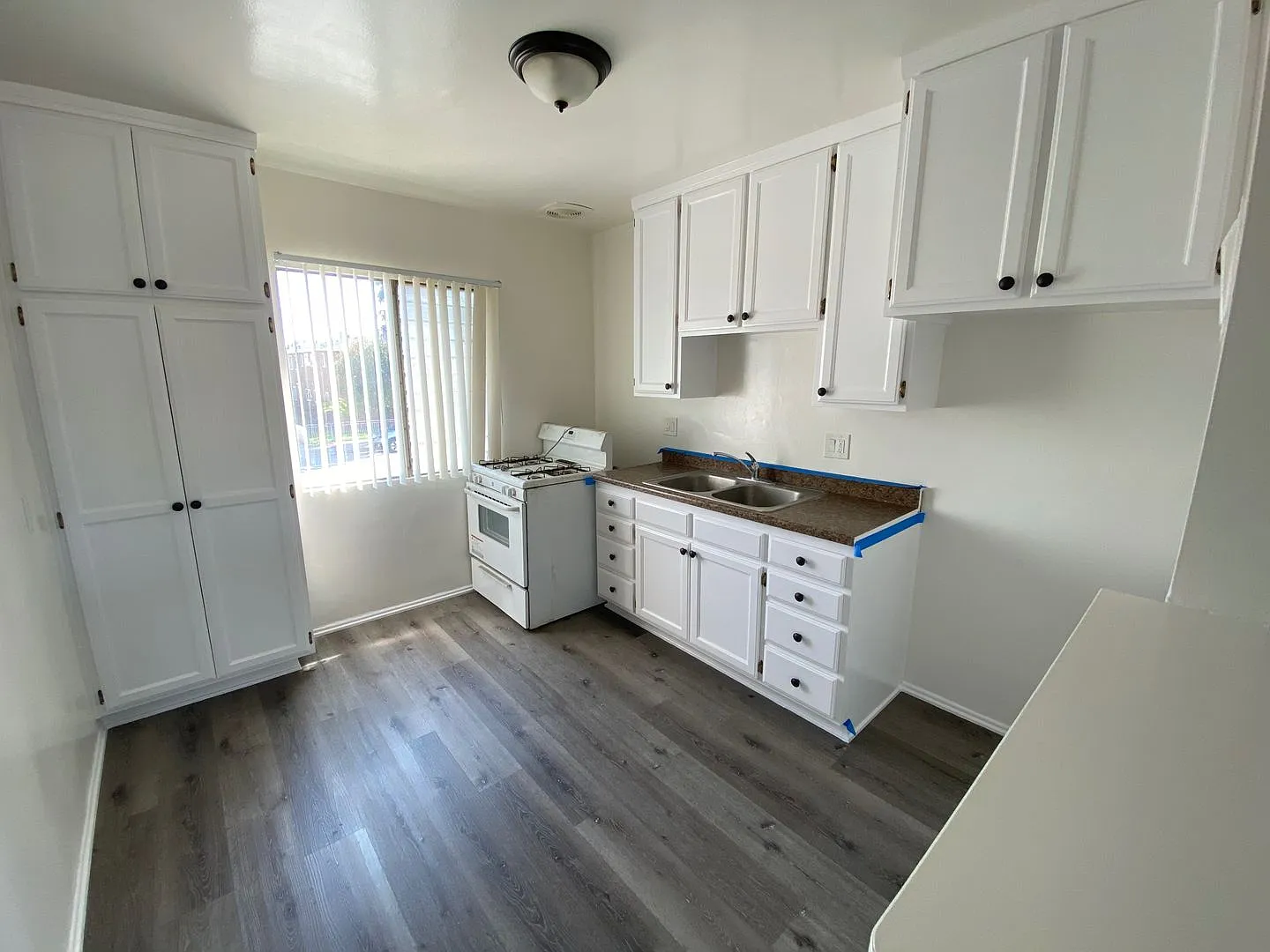 Royal Palms Apartments — Photo 1