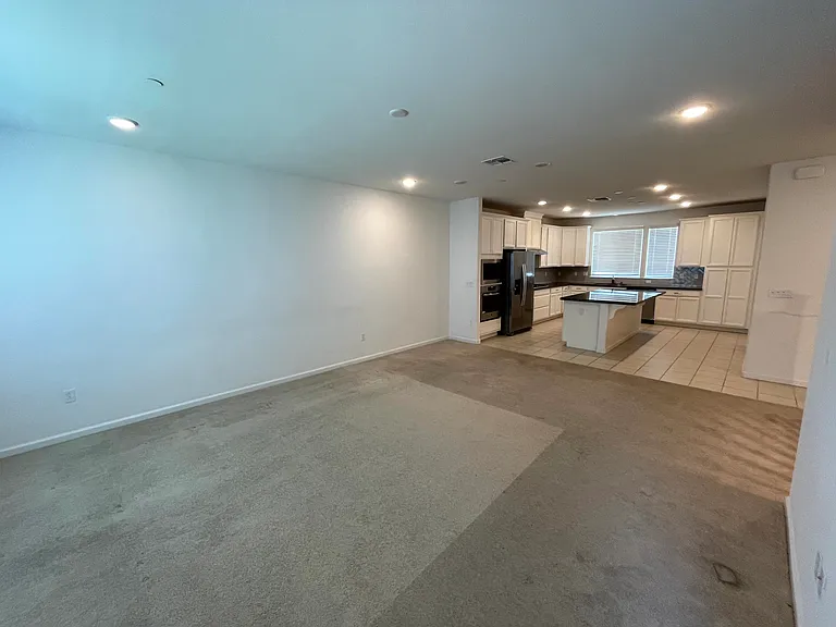 3931 Meridian St — Photo 3